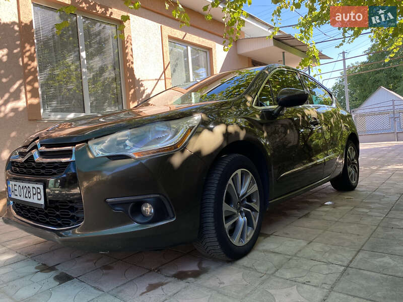 Хэтчбек Citroen DS4 2013 в Киеве