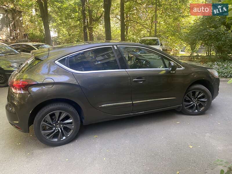 Хэтчбек Citroen DS4 2012 в Киеве