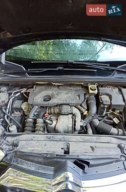 Хэтчбек Citroen DS4 2011 в 