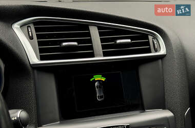 Хэтчбек Citroen DS4 2012 в 