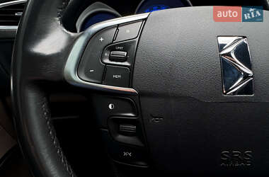 Хэтчбек Citroen DS4 2012 в 