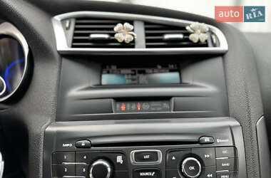 Хэтчбек Citroen DS4 2011 в 