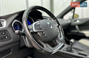 Хэтчбек Citroen DS4 2011 в 