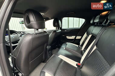 Хэтчбек Citroen DS4 2011 в 