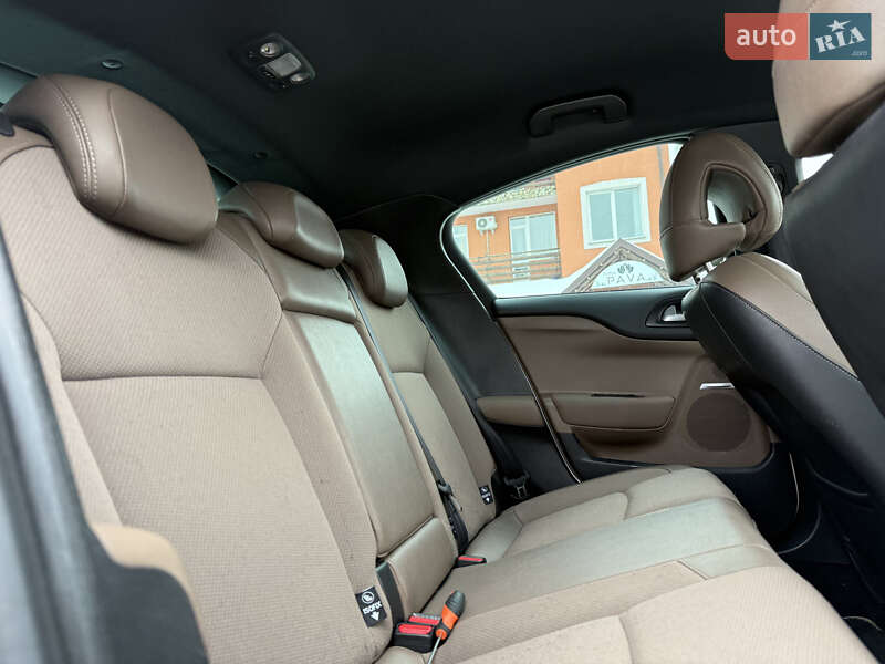 Хетчбек Citroen DS4 2012 в Стрию