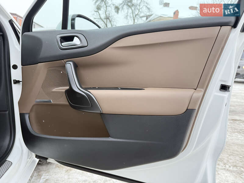 Хетчбек Citroen DS4 2012 в Стрию