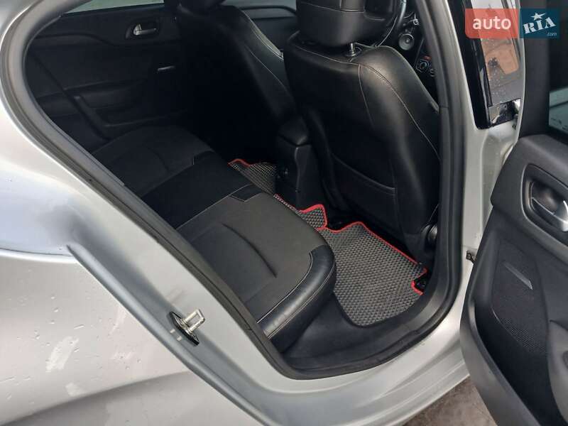 Хэтчбек Citroen DS4 2011 в Львове