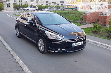 Хетчбек Citroen DS5 2012 в  фото 2 Хетчбек Citroen DS5 2012 в