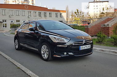Хетчбек Citroen DS5 2012 в  Хетчбек Citroen DS5 2012 в