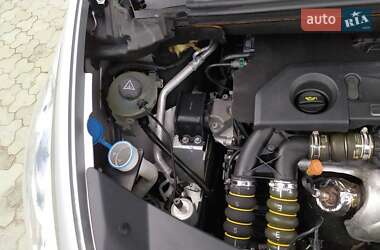 Хэтчбек Citroen DS5 2013 в 