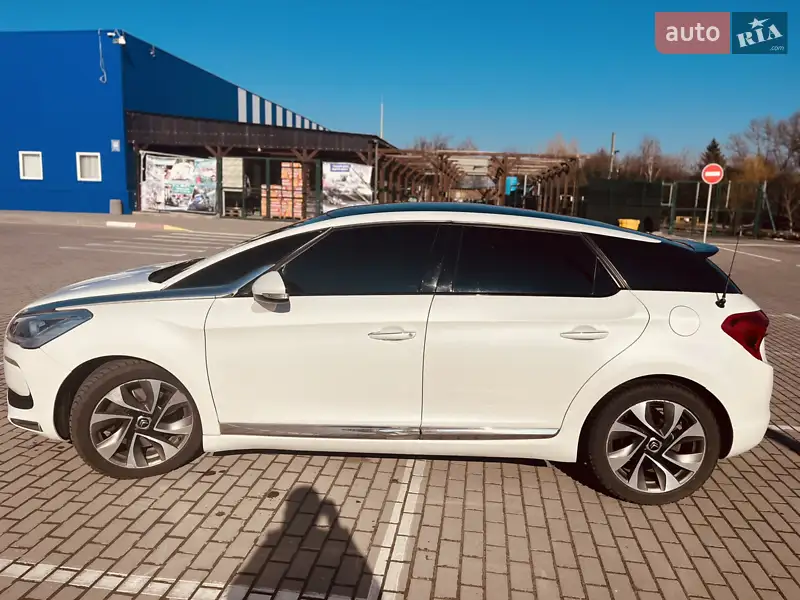 Хэтчбек Citroen DS5 2013 в 