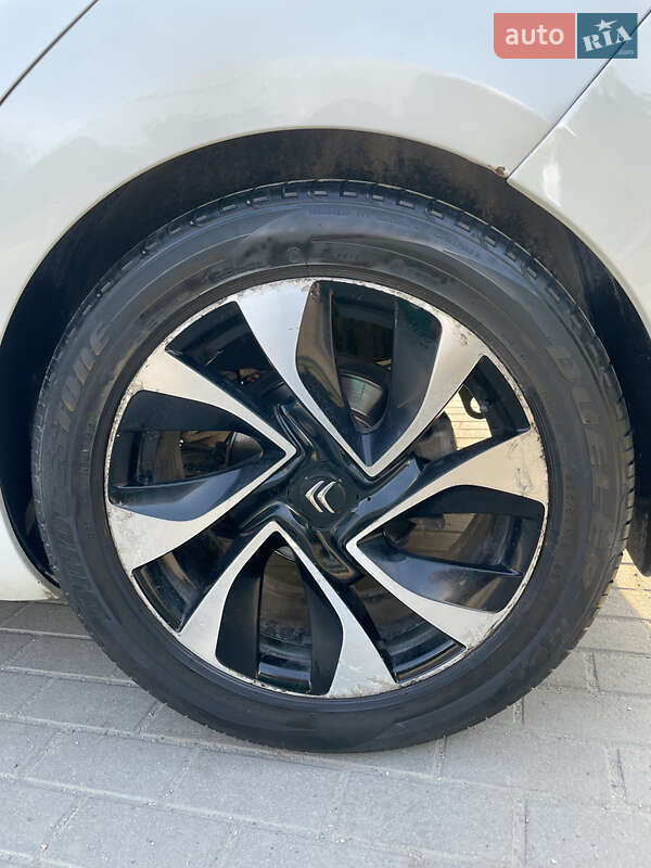 Хэтчбек Citroen DS5 2012 в Тернополе фото 11 Хэтчбек Citroen DS5 2012 в Тернополе