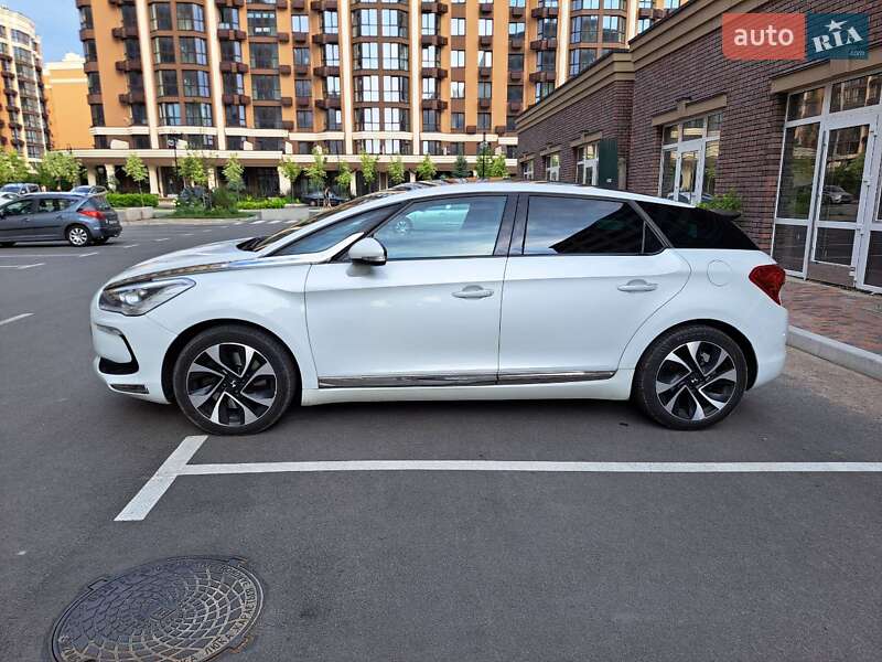 Хэтчбек Citroen DS5 2012 в Киеве