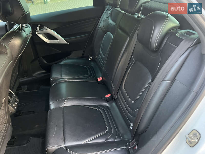 Хэтчбек Citroen DS5 2013 в Сарате