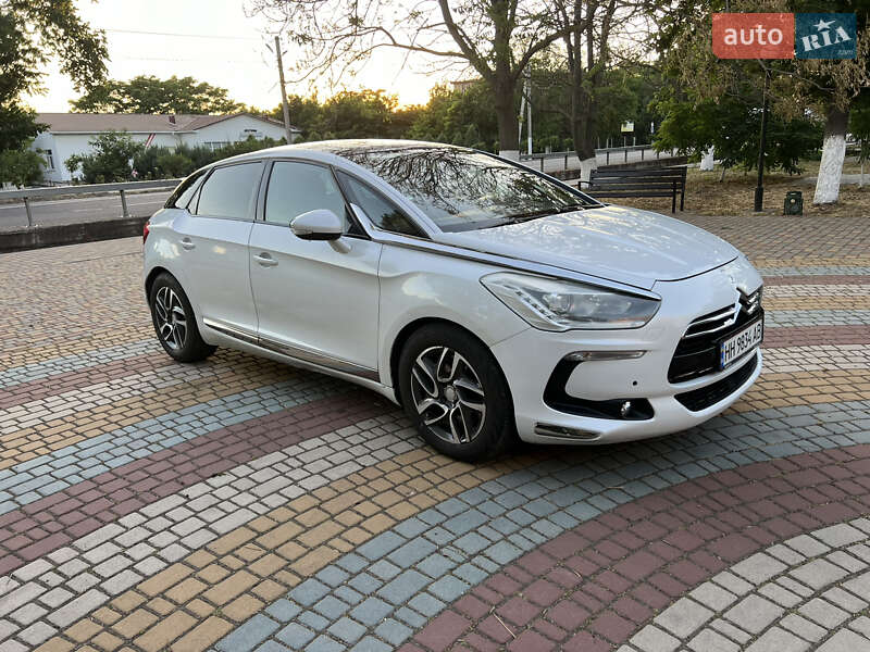 Хэтчбек Citroen DS5 2013 в Сарате