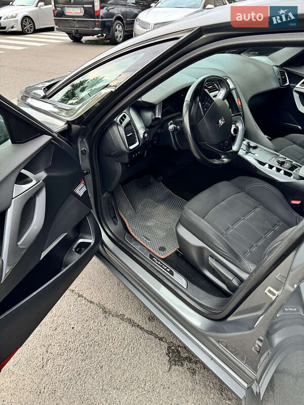 Хэтчбек Citroen DS5 2013 в Киеве