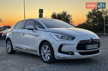 Хэтчбек Citroen DS5 2014 в 