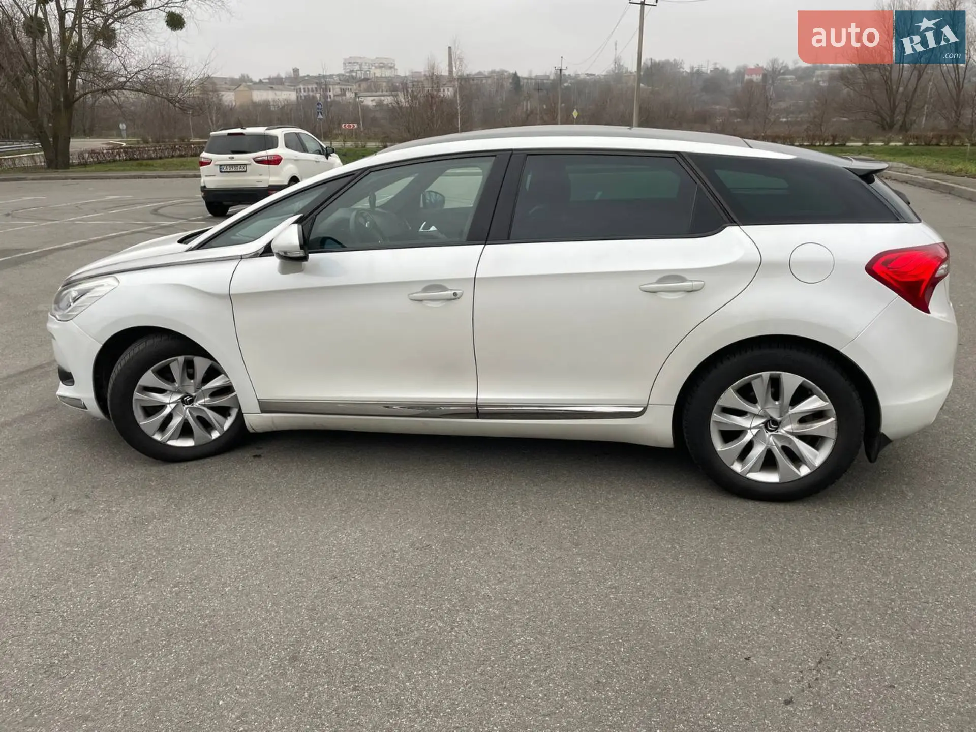 Citroen DS5 2013 VIN VF7KF9HD8DS512471 фото оголошення 4 з 15