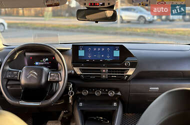 Хэтчбек Citroen e-C4 2022 в 