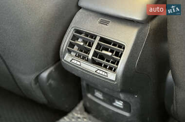 Хэтчбек Citroen e-C4 2022 в 