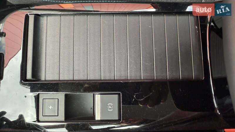 Хэтчбек Citroen e-C4 2023 в Киеве фото 35 Хэтчбек Citroen e-C4 2023 в Киеве