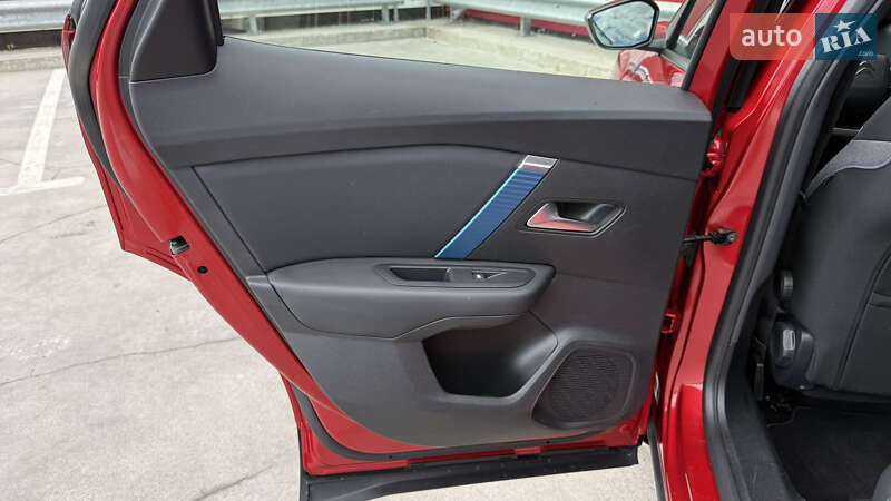 Хэтчбек Citroen e-C4 2023 в Киеве фото 38 Хэтчбек Citroen e-C4 2023 в Киеве