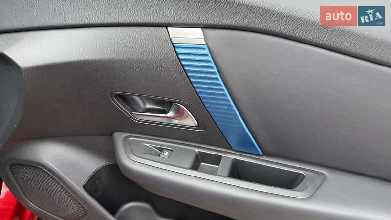 Хэтчбек Citroen e-C4 2023 в Киеве фото 54 Хэтчбек Citroen e-C4 2023 в Киеве