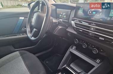 Хэтчбек Citroen e-C4 2022 в 