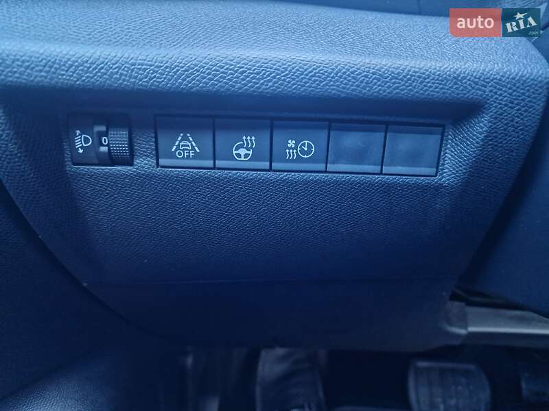 Хэтчбек Citroen e-C4 2022 в Львове