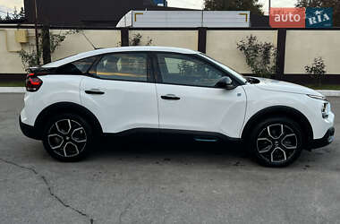Хэтчбек Citroen e-C4 2023 в 