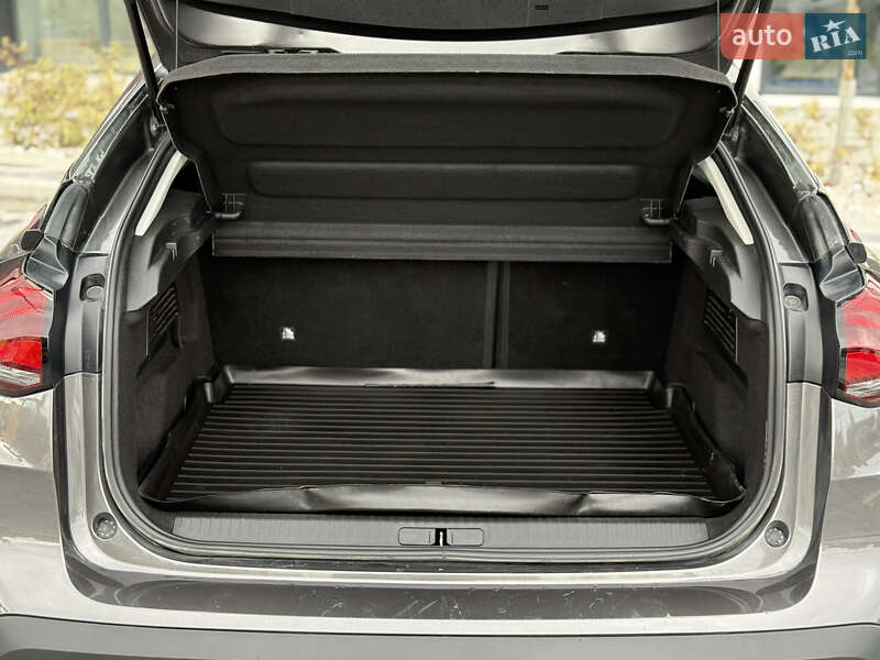 Хэтчбек Citroen e-C4 2022 в Городке фото 11 Хэтчбек Citroen e-C4 2022 в Городке