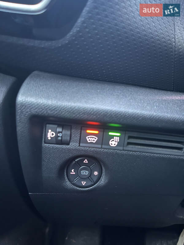 Хэтчбек Citroen e-C4 2023 в Шептицькому фото 30 Хэтчбек Citroen e-C4 2023 в Шептицькому