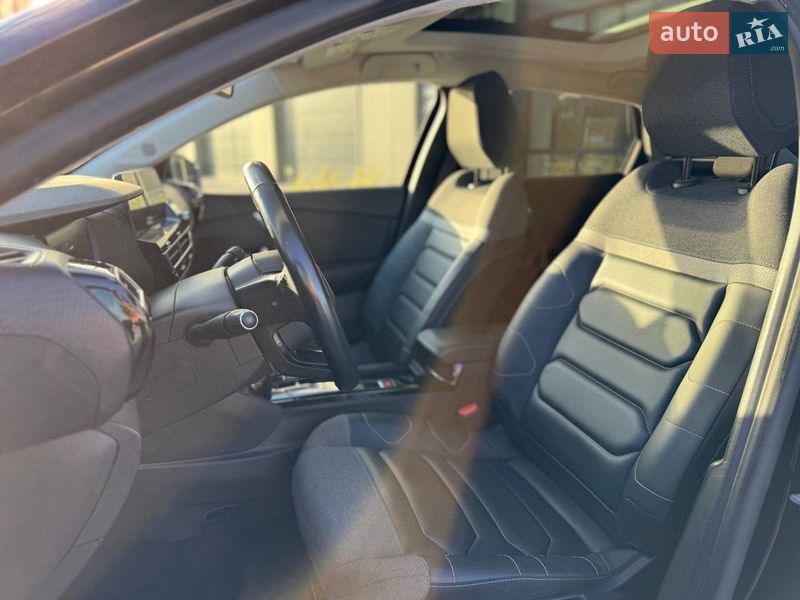 Хэтчбек Citroen e-C4 2021 в Городке