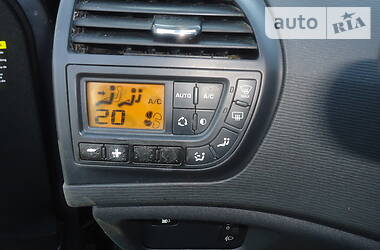 Мінівен Citroen Grand C4 Picasso 2011 в 