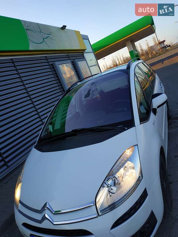 Citroen Grand C4 Picasso 2011