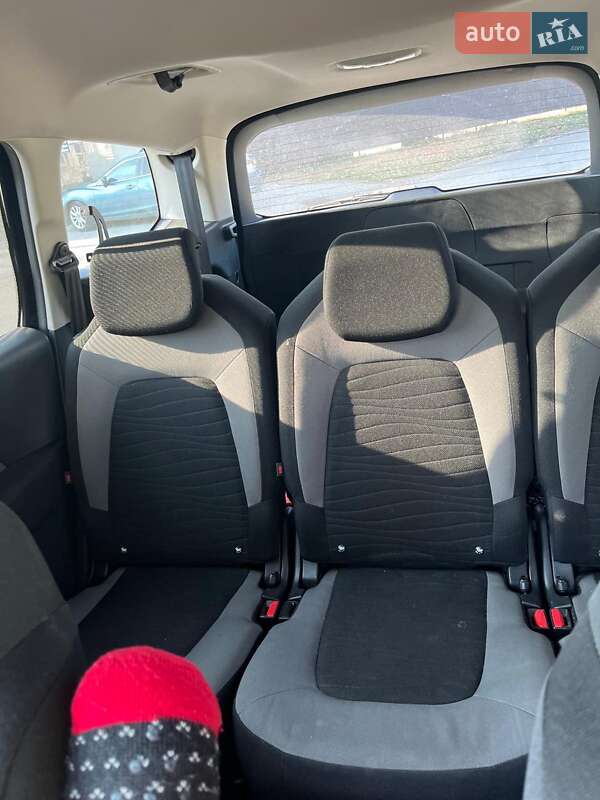 Минивэн Citroen Grand C4 Picasso 2014 в Тысменице