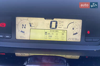 Минивэн Citroen Grand C4 Picasso 2010 в 