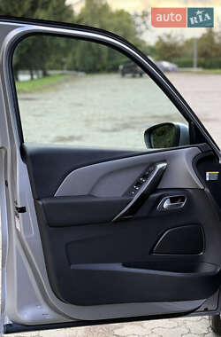 Минивэн Citroen Grand C4 Picasso 2017 в 