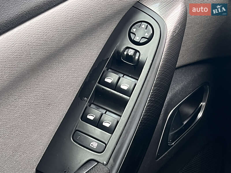 Мінівен Citroen Grand C4 Picasso 2016 в Львові фото 60 Мінівен Citroen Grand C4 Picasso 2016 в Львові