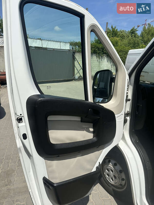 Вантажний фургон Citroen Jumper 2012 в Львові