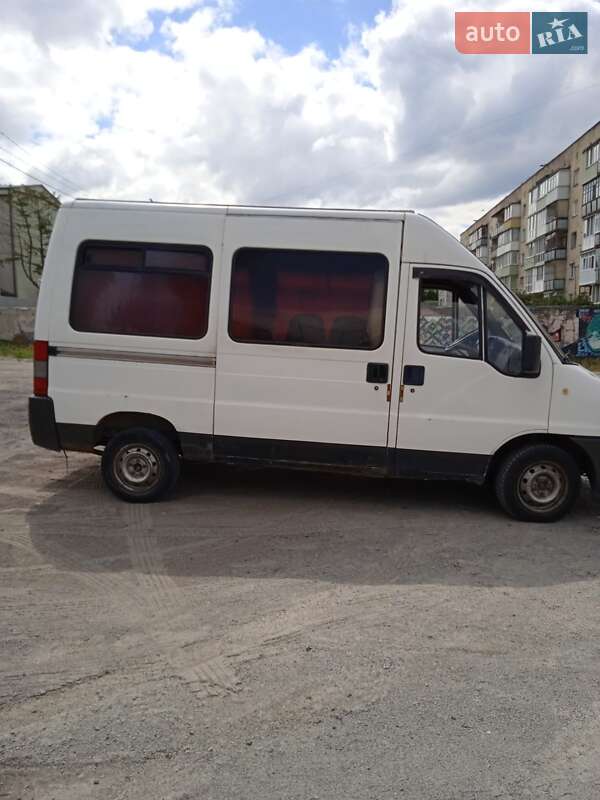 Грузопассажирский фургон Citroen Jumper 1997 в Звягеле