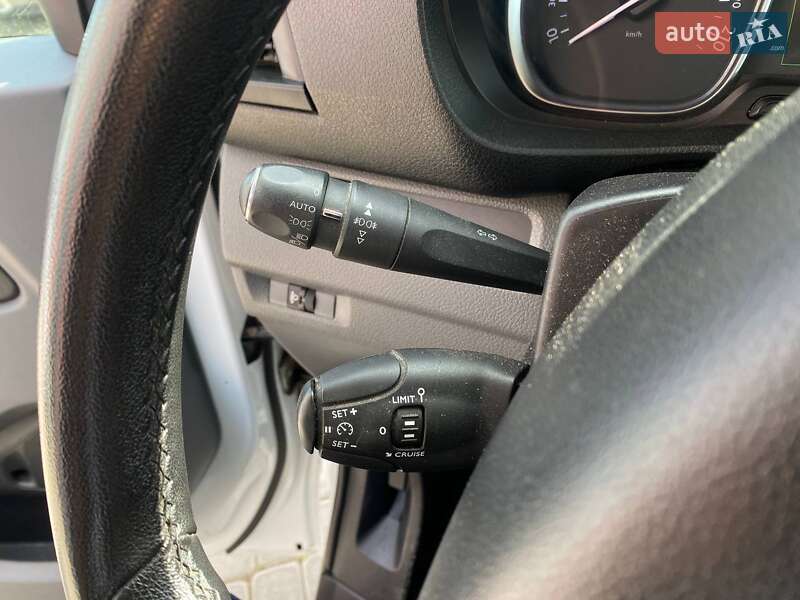 Грузопассажирский фургон Citroen Jumpy 2016 в Львове фото 14 Грузопассажирский фургон Citroen Jumpy 2016 в Львове