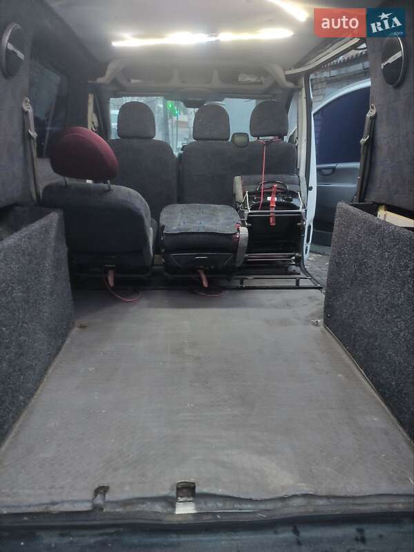 Вантажопасажирський фургон Citroen Jumpy 2010 в Харкові