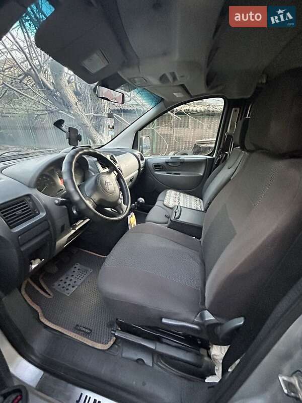 Мінівен Citroen Jumpy 2011 в Кривому Розі фото 3 Мінівен Citroen Jumpy 2011 в Кривому Розі