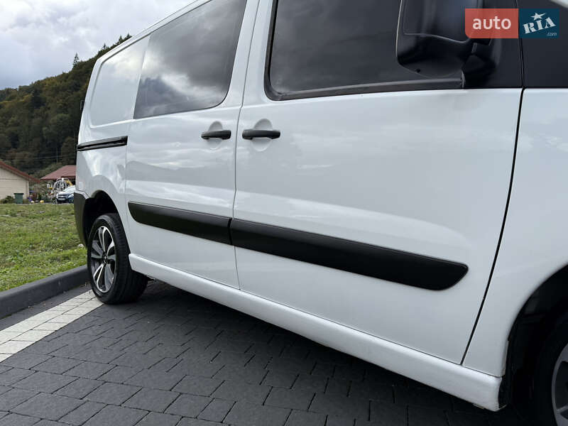 Вантажний фургон Citroen Jumpy 2014 в Міжгір'ї
