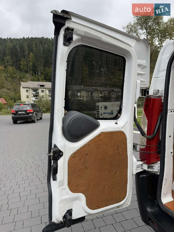 Вантажний фургон Citroen Jumpy 2014 в Міжгір'ї