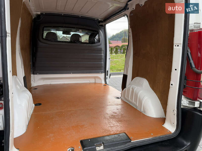Вантажний фургон Citroen Jumpy 2014 в Міжгір'ї