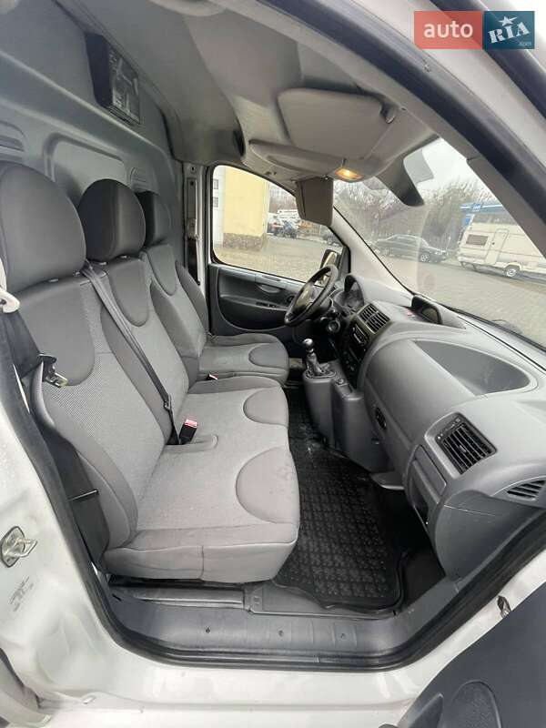 Вантажний фургон Citroen Jumpy 2015 в Луцьку