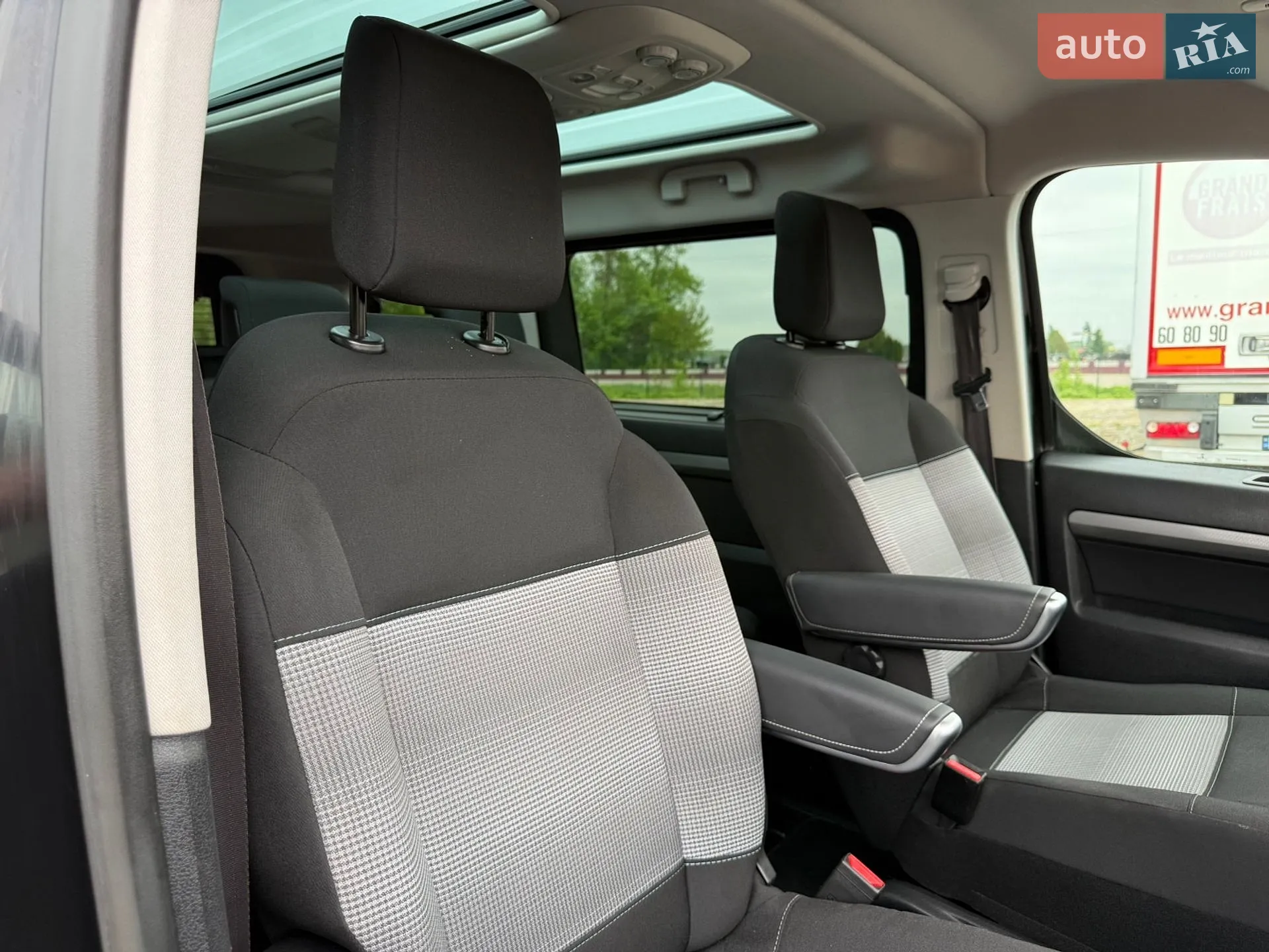 2017 Citroen Spacetourer - мініатюра 51