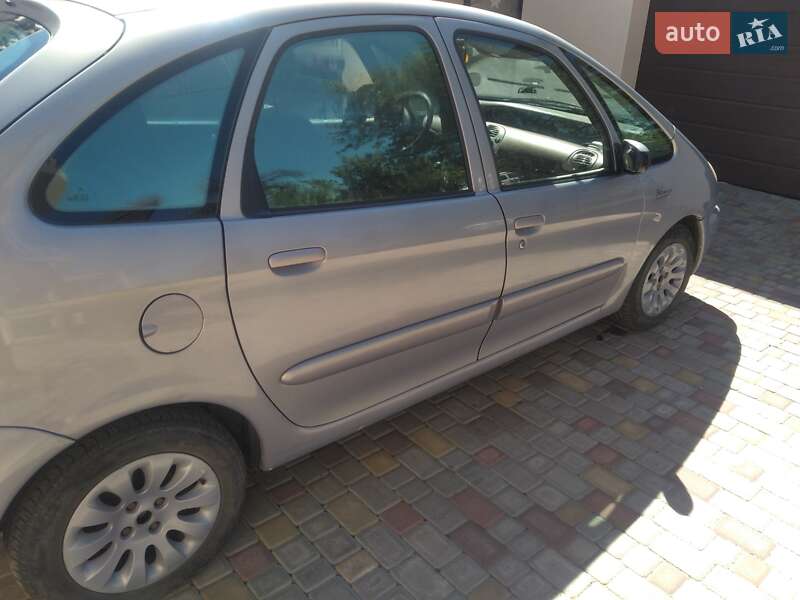 Мінівен Citroen Xsara Picasso 2002 в Чернівцях